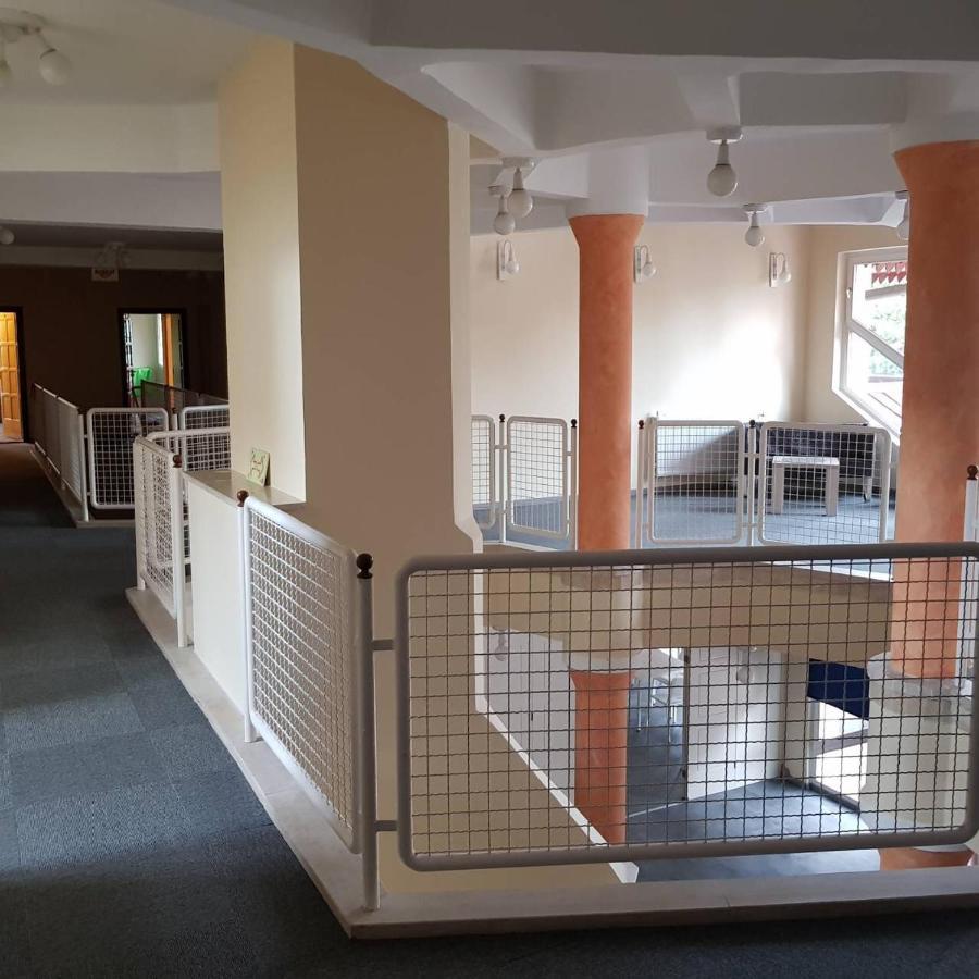 Grantek Ueduelohaz Hotel Balatonlelle Ngoại thất bức ảnh