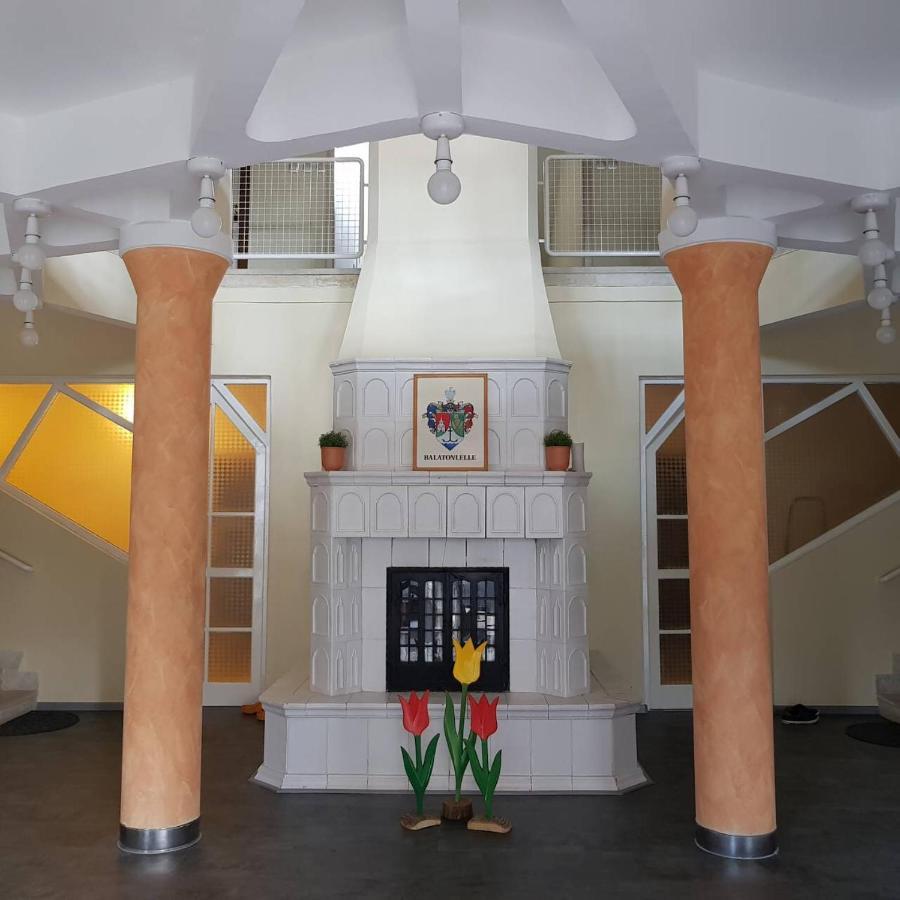 Grantek Ueduelohaz Hotel Balatonlelle Ngoại thất bức ảnh