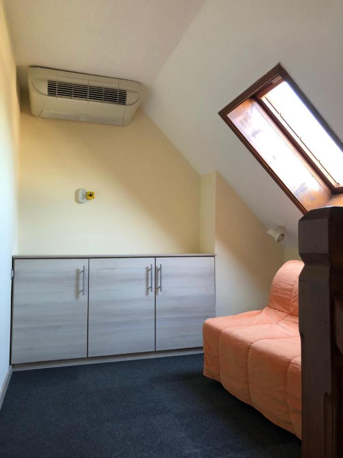 Grantek Ueduelohaz Hotel Balatonlelle Ngoại thất bức ảnh